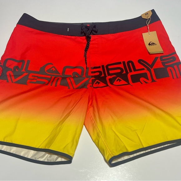 QUIKSILVER SIZE 38 Everyday Scallop 19" Boardshorts .Style EQYBS04678 color Mkz6 - Picture 2 of 12